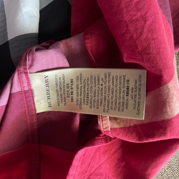 Burberry Red collared Long Sleeve - Picture 2 of 3